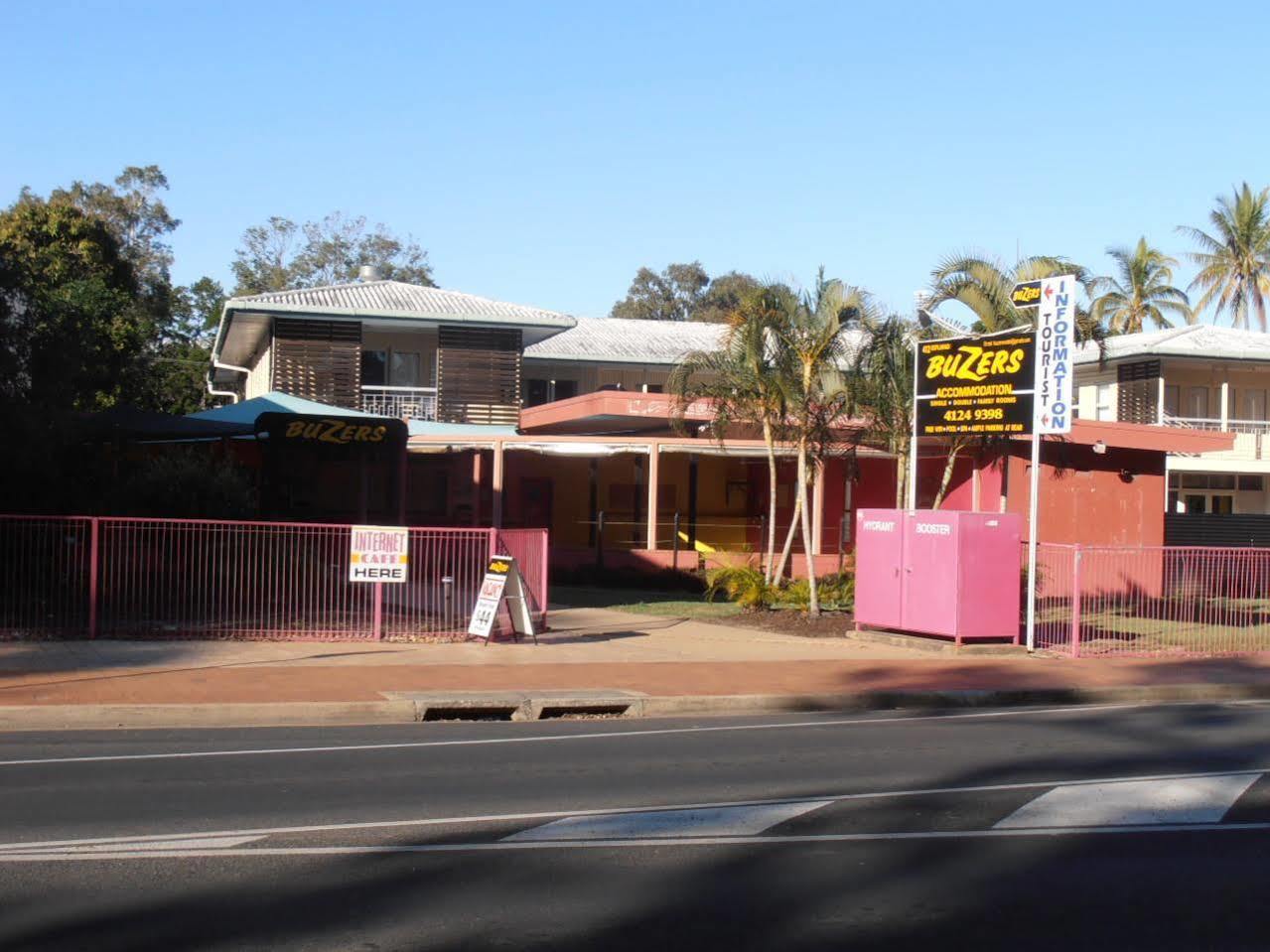 Buzers Motel Scarness Exterior photo